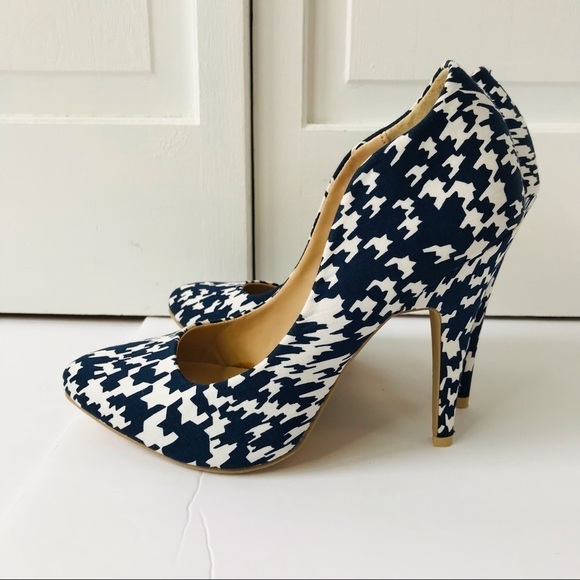 JUSTFAB Navy White Merne Pointed Toe Heels Size 7 ❗️PRICE IS FIRM❗️ - Picture 1 of 5